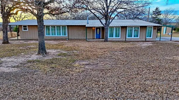 584 W Alamo Road, Bowie, TX 76230