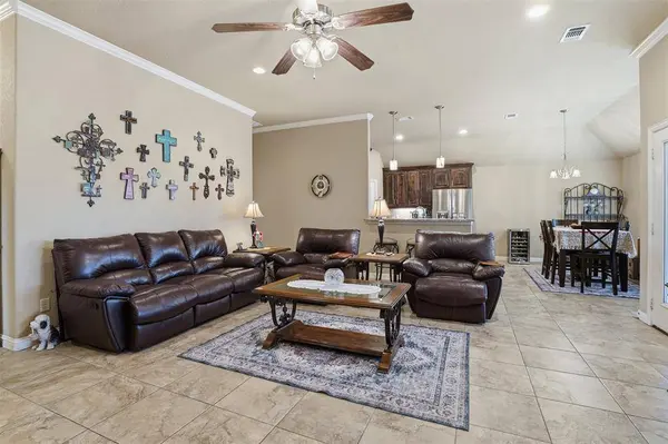 306 Donna Circle, Granbury, TX 76049
