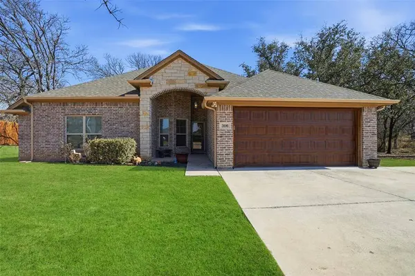 306 Donna Circle, Granbury, TX 76049