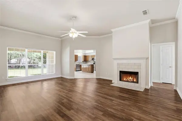 3910 View Point Drive, Granbury, TX 76048