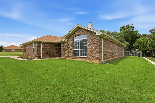 3910 View Point Drive, Granbury, TX 76048