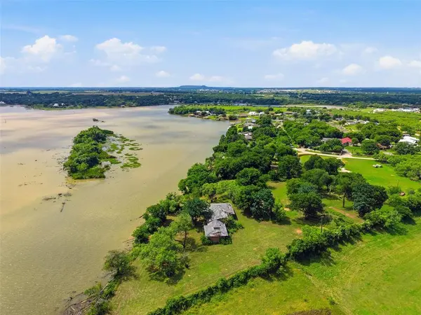 3300 Sunrise Court, Granbury, TX 76048