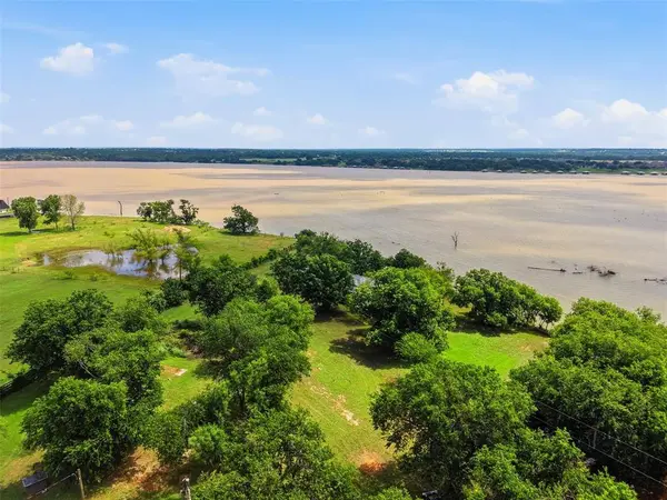 3300 Sunrise Court, Granbury, TX 76048