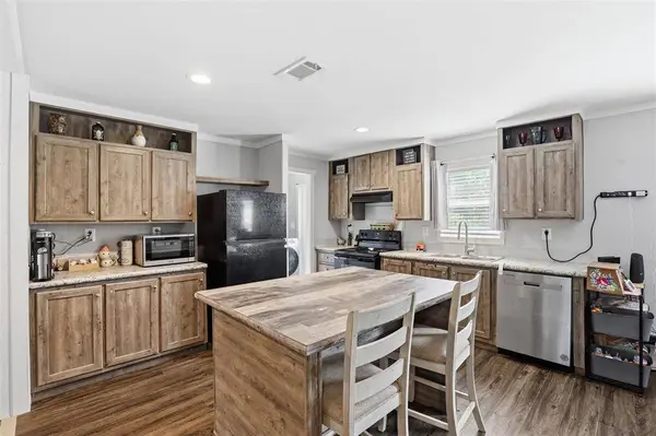6026 Lake Granbury Trail, Granbury, TX 76048