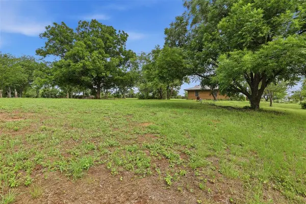 3300 Sunrise Court, Granbury, TX 76048