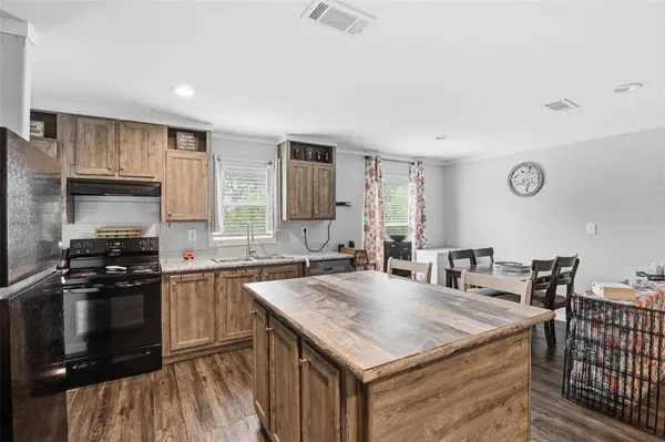 6026 Lake Granbury Trail, Granbury, TX 76048