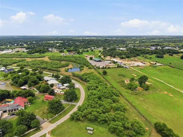 3212 Sunrise Court, Granbury, TX 76048