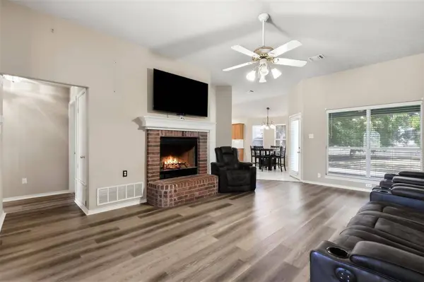 1507 Saddle Creek Court, Granbury, TX 76048