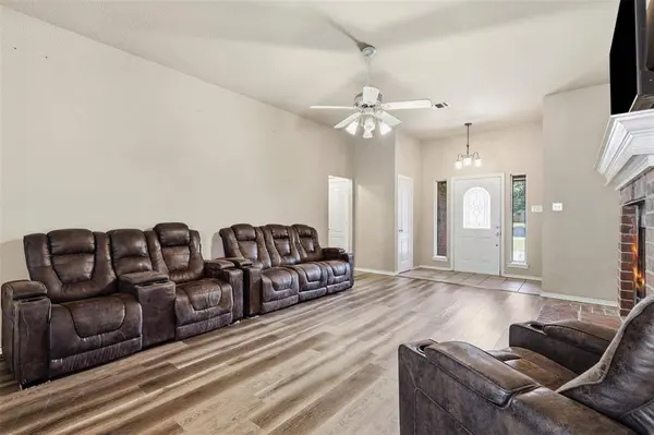1507 Saddle Creek Court, Granbury, TX 76048