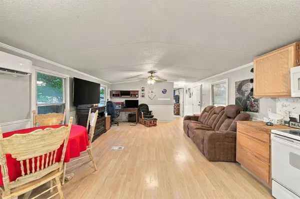 1206 Toby Street, Alvarado, TX 76009