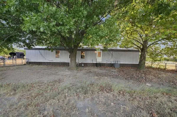1206 Toby Street, Alvarado, TX 76009