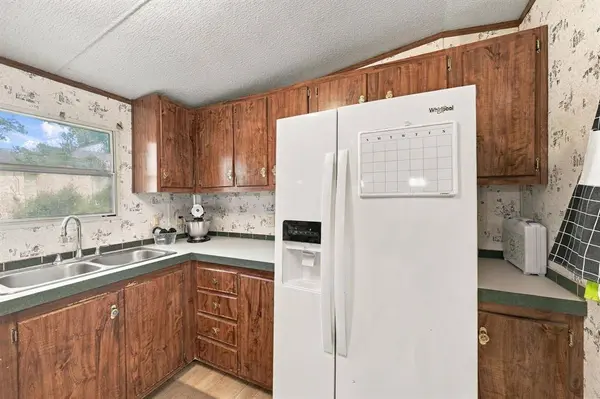 1206 Toby Street, Alvarado, TX 76009