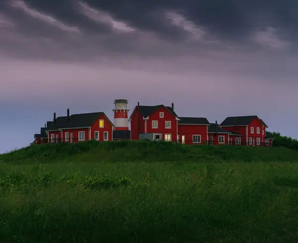 feature image of Light Farms Homeowners: 5 Data-Backed Reasons to List Before April