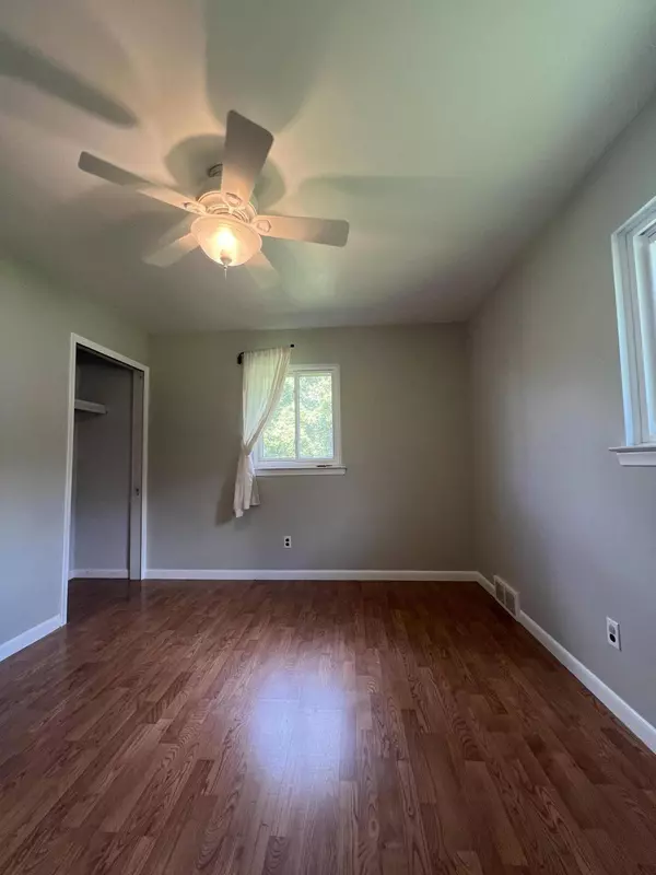 8963 Huron River Dr, Dexter, MI 48130