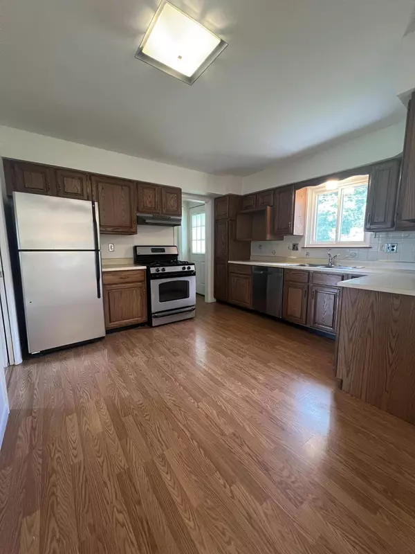 8963 Huron River Dr, Dexter, MI 48130