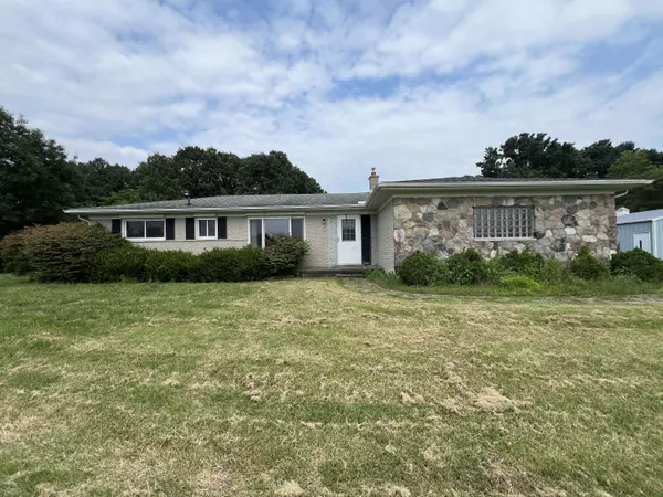 8963 Huron River Dr, Dexter, MI 48130