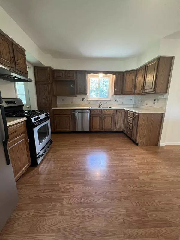 8963 Huron River Dr, Dexter, MI 48130