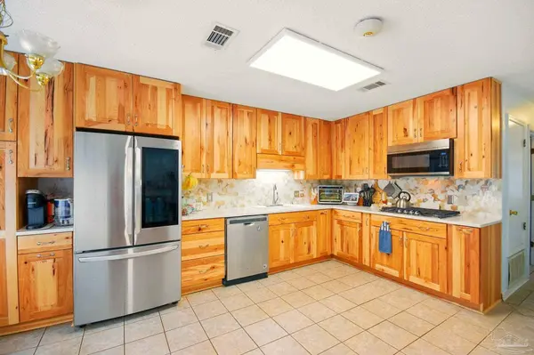 6997 Weatherwood Dr, Pensacola, FL 32506