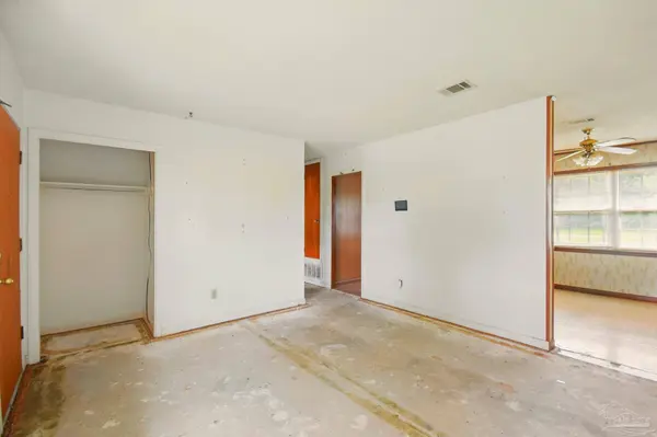 4494 Landes Dr, Pensacola, FL 32505