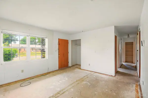 4494 Landes Dr, Pensacola, FL 32505
