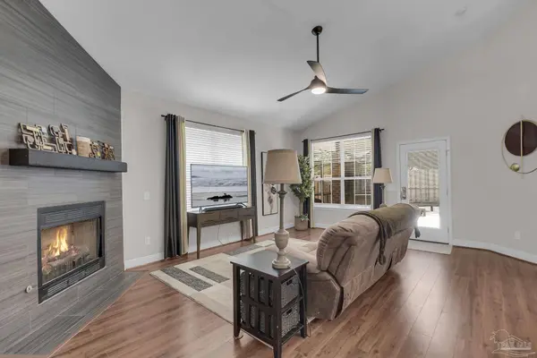 995 Patriot Pl, Pensacola, FL 32514