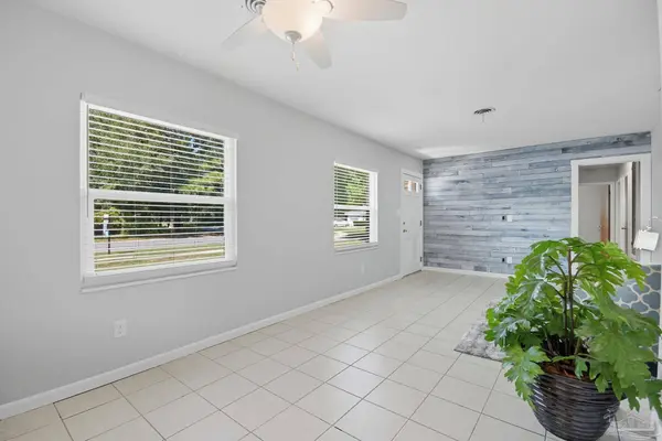 6190 Arbutus Dr, Pensacola, FL 32504