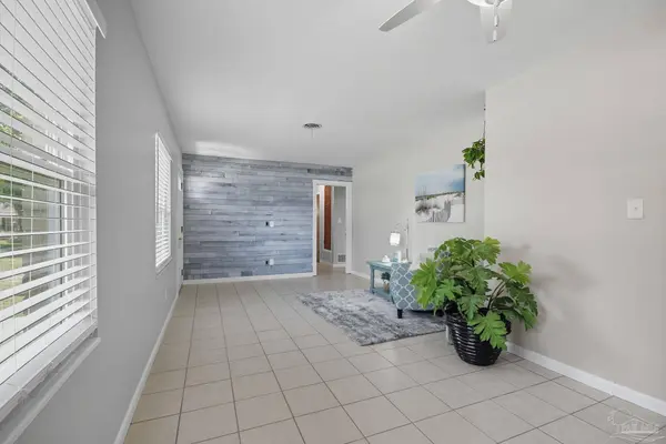 6190 Arbutus Dr, Pensacola, FL 32504