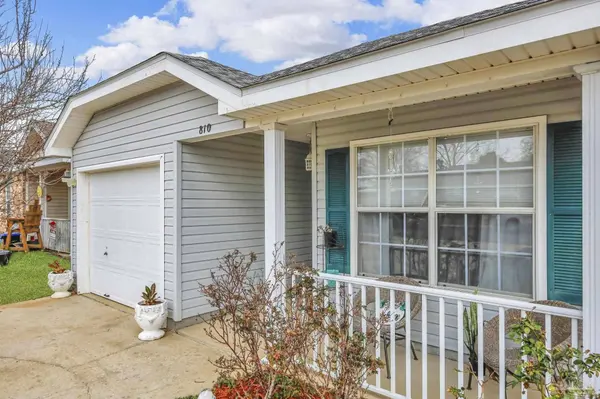810 Hanover Dr, Pensacola, FL 32526