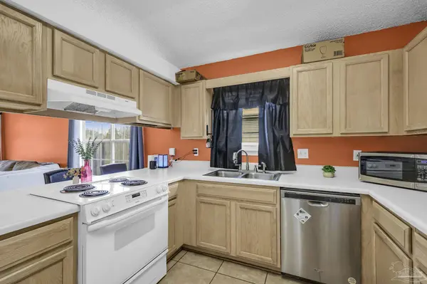810 Hanover Dr, Pensacola, FL 32526