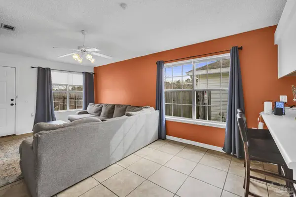 810 Hanover Dr, Pensacola, FL 32526