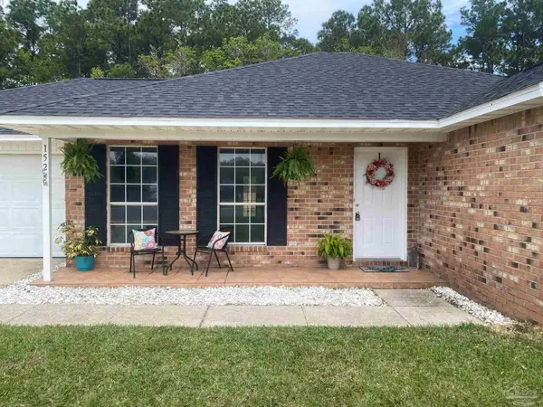 152 Carrier Dr, Pensacola, FL 32506
