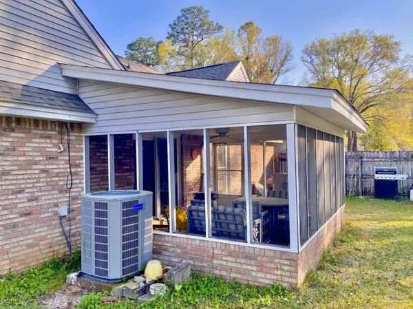 10160 Foxrun Rd, Pensacola, FL 32514