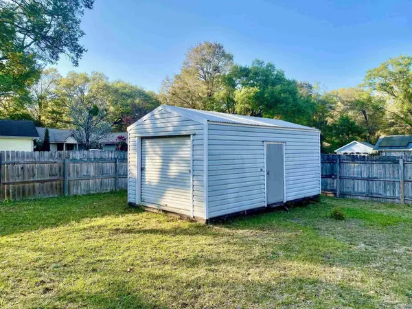 10160 Foxrun Rd, Pensacola, FL 32514