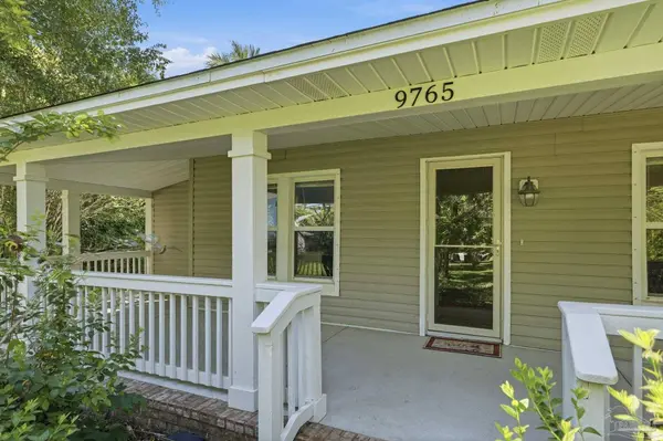 9765 N Loop Rd, Pensacola, FL 32507