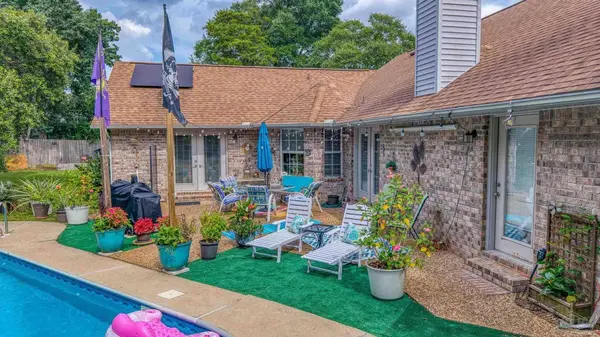 2520 Franciscan Dr, Pensacola, FL 32526