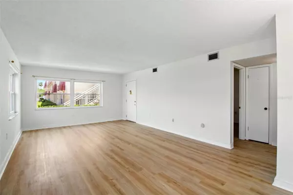 10035 63RD AVE N #12, St Petersburg, FL 33708