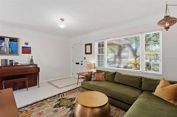 811 BAY VISTA BLVD S, St Petersburg, FL 33705