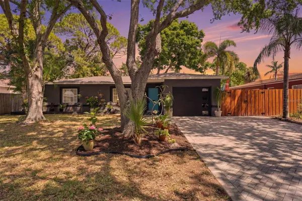 811 BAY VISTA BLVD S, St Petersburg, FL 33705
