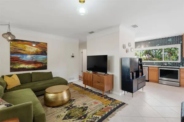 811 BAY VISTA BLVD S, St Petersburg, FL 33705