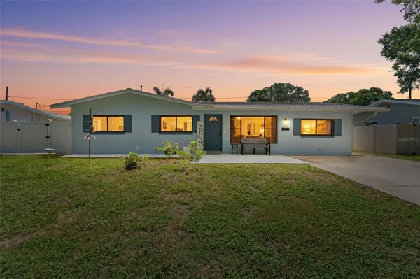 2833 56TH LN N, St Petersburg, FL 33710