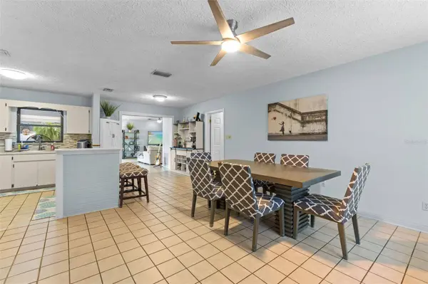 2833 56TH LN N, St Petersburg, FL 33710