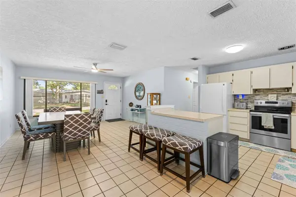 2833 56TH LN N, St Petersburg, FL 33710