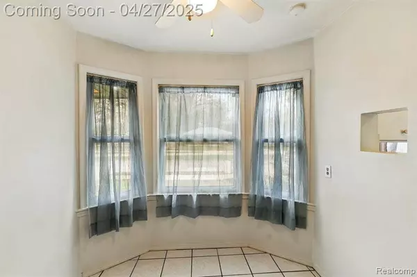 28987 MARQUETTE Street, Garden City, MI 48135