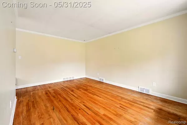 14846 Lakewood Drive, Plymouth Twp, MI 48170