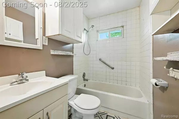 35600 Glen Street, Westland, MI 48186