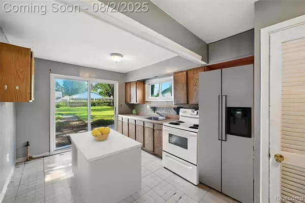 35600 Glen Street, Westland, MI 48186