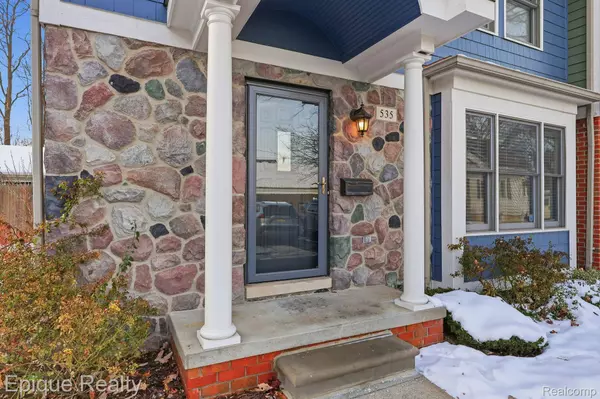 535 W Marshall ST, Fenton, MI 48220