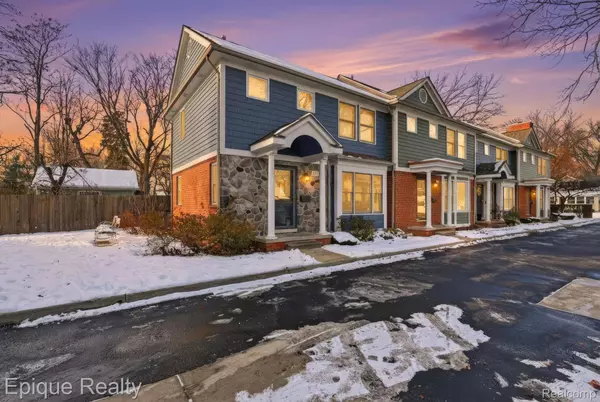 535 W Marshall ST, Fenton, MI 48220