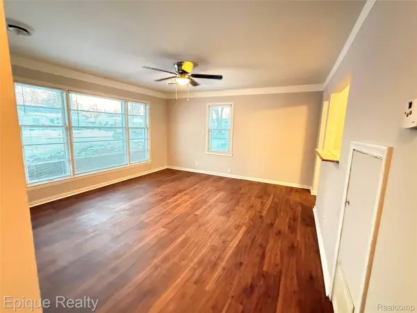 35600 Glen ST, Westland, MI 48186