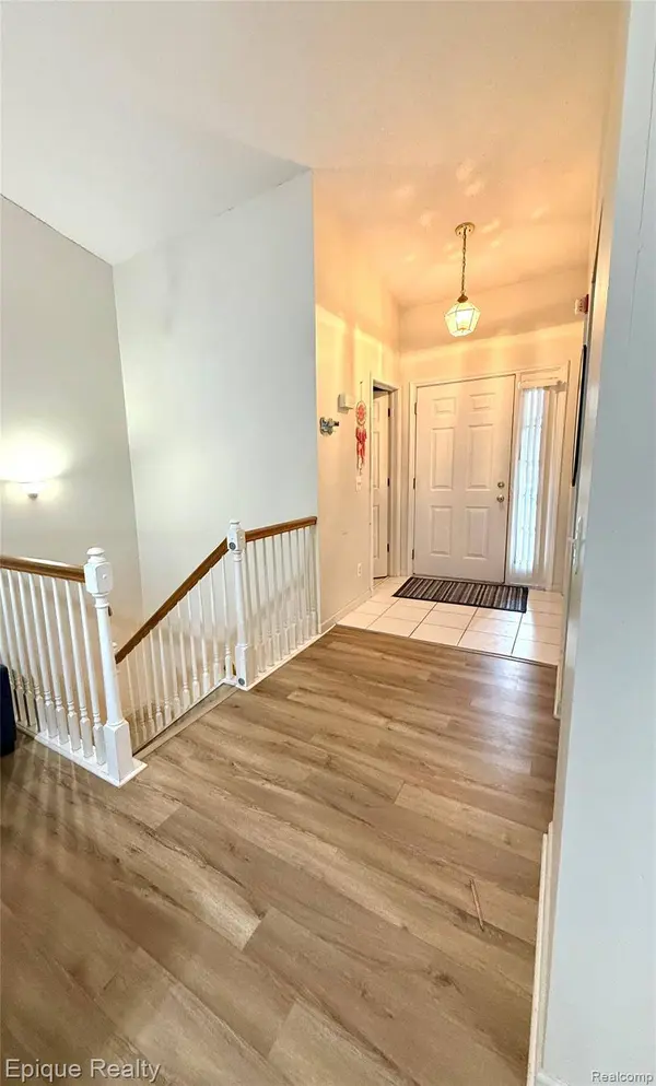 2256 Fairway CIR, Canton Charter Township, MI 48188